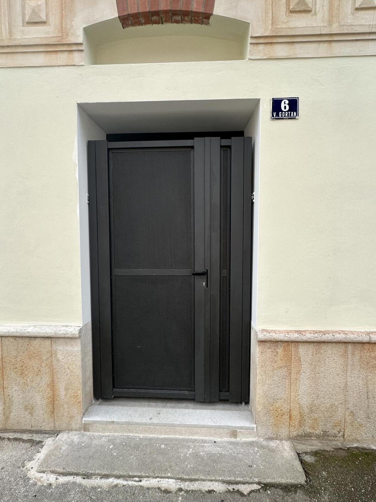 Apartments Urban Πόρετς Εξωτερικό φωτογραφία